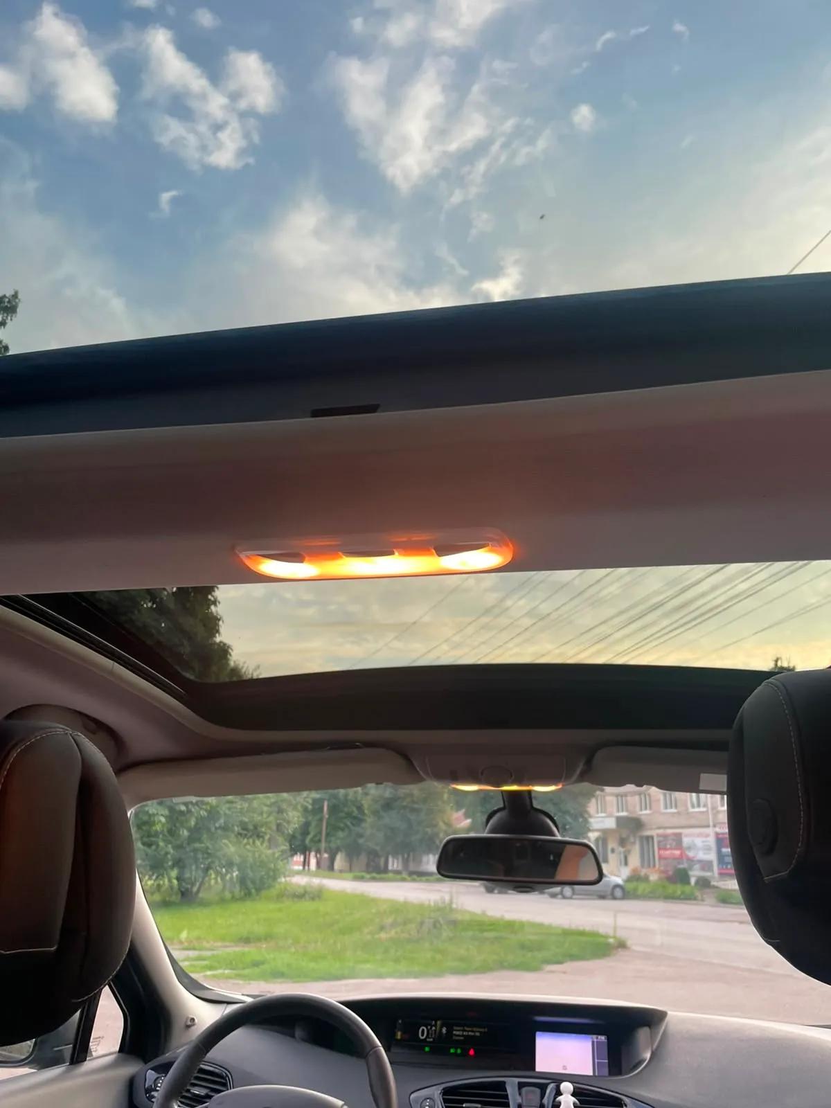 renault grand scenic 11