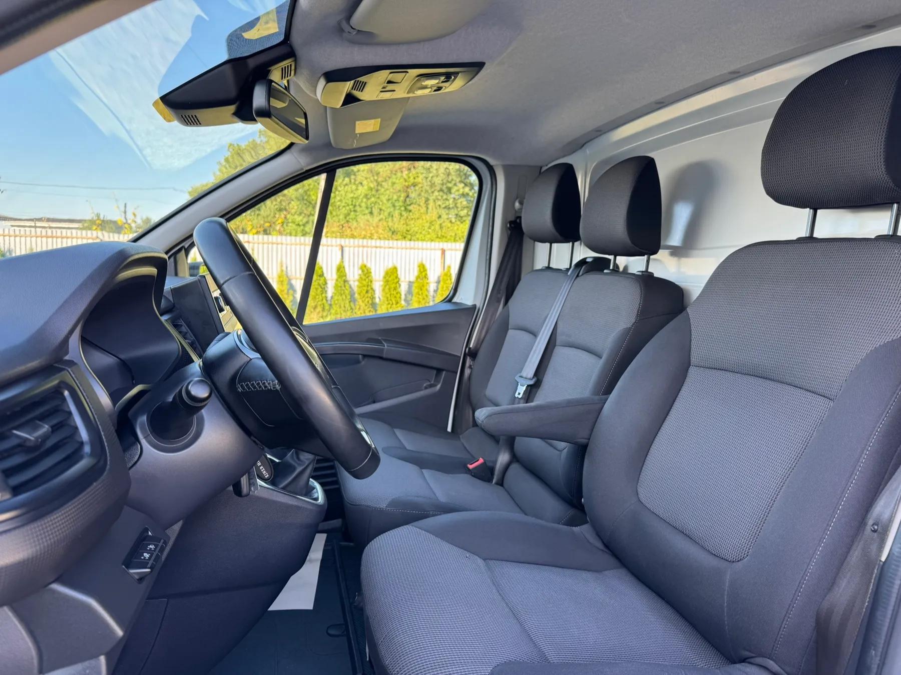 renault trafic 10