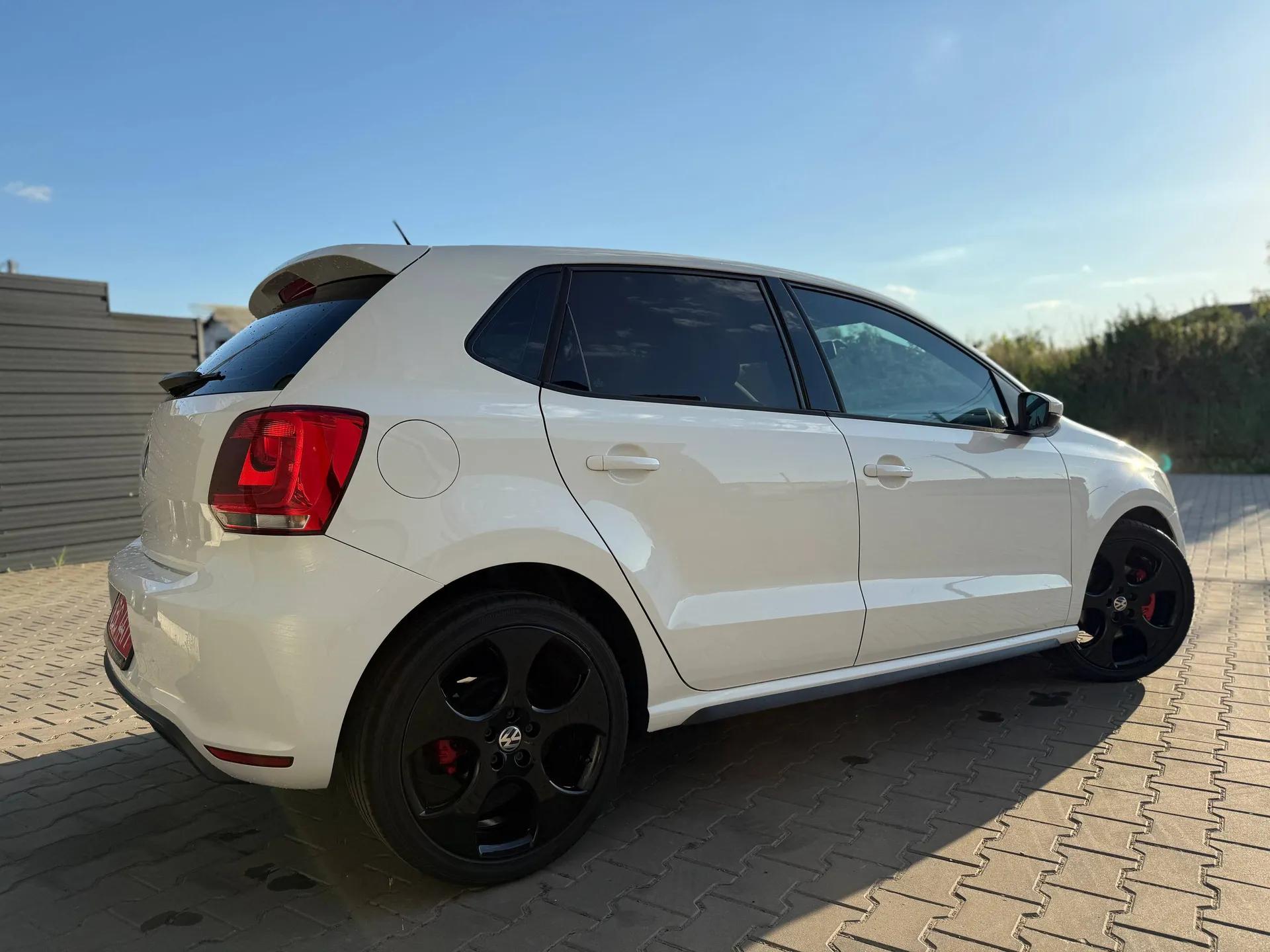 volkswagen polo 2