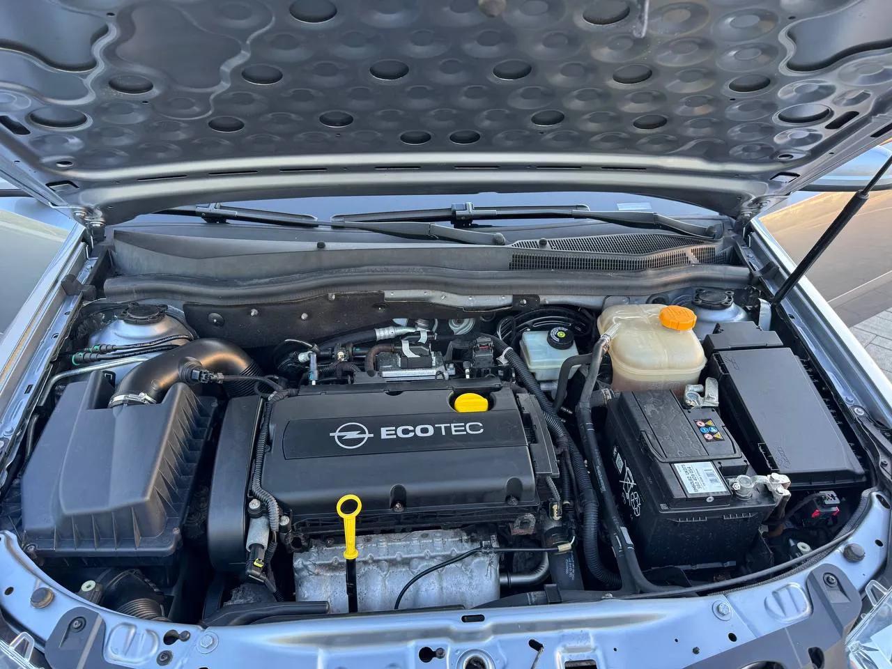 opel astra 8