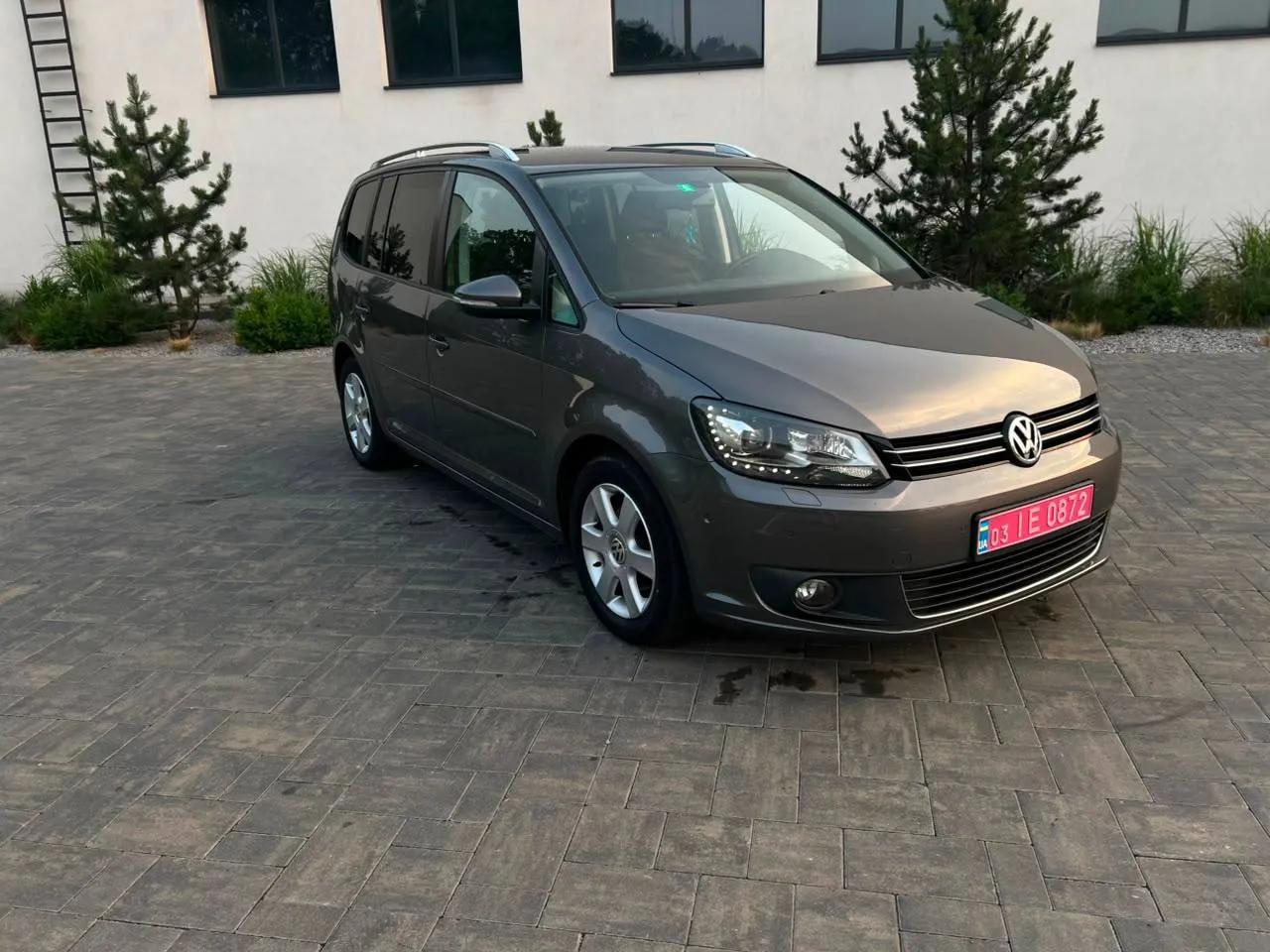 volkswagen touran 2