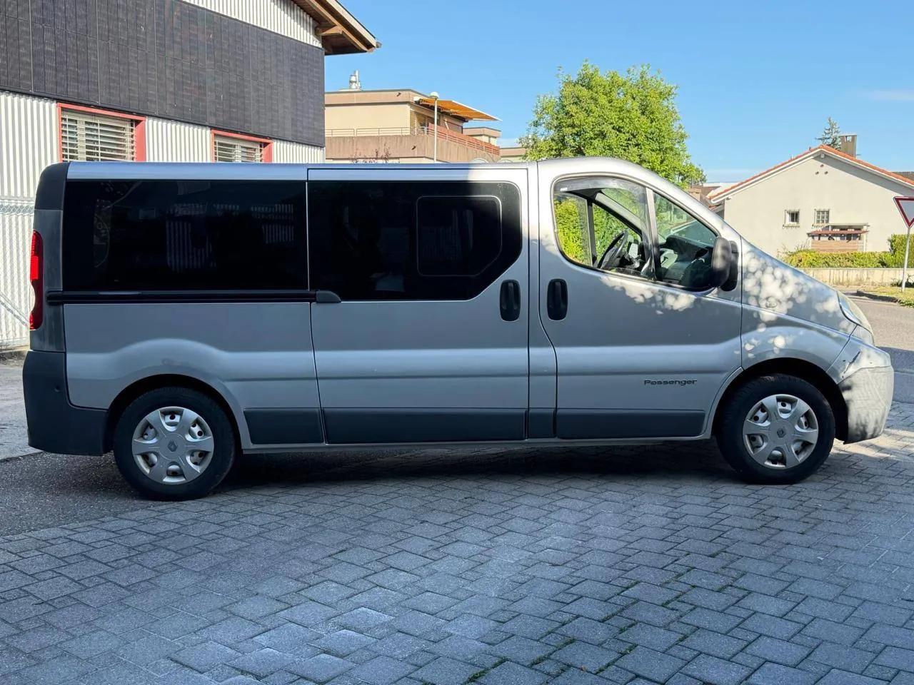 renault trafic 2
